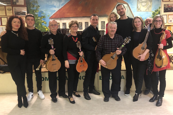 MANDOLINSKA SKUPINA AMOS