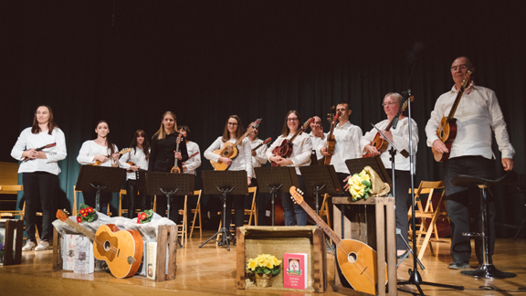 TAMBURAŠKA SKUPINA METLIŠKE FOLKLORNE SKUPINE “IVAN NAVRATIL”