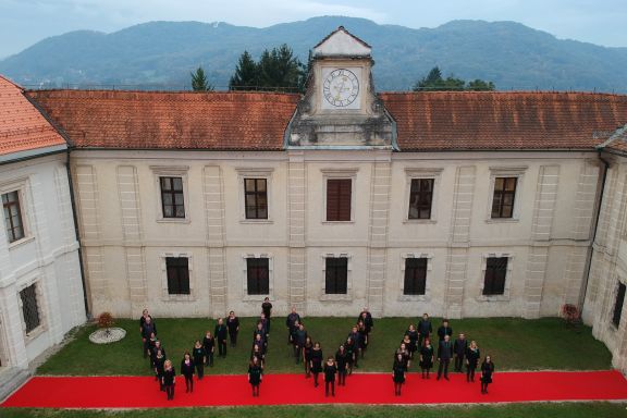 MEŠANI PEVSKI ZBOR VIVA BREŽICE