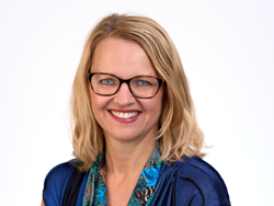 Mladinski pevski zbor OŠ Alojzija Šuštarja, zborovodkinja Nadja Janežič